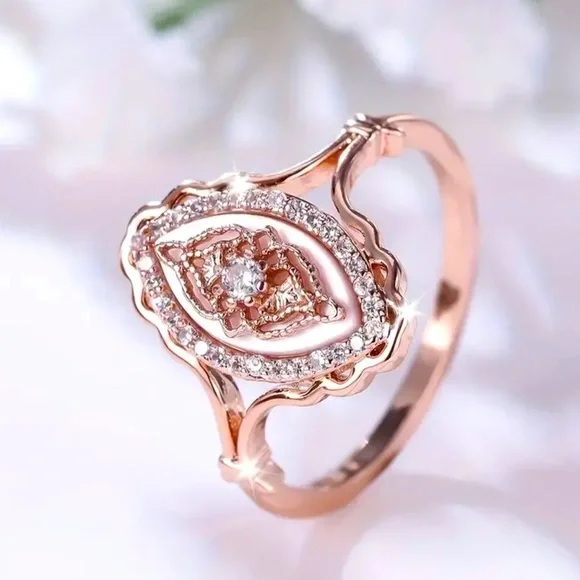 Women's Vintage-Style Ring - Picture 3 of 6